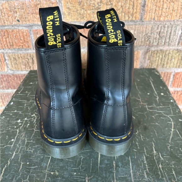 Dr. Martens 1460 Originals 8-Eye, Unisex, Black Leather Size 9 Womens EU 41 - Picture 5 of 10